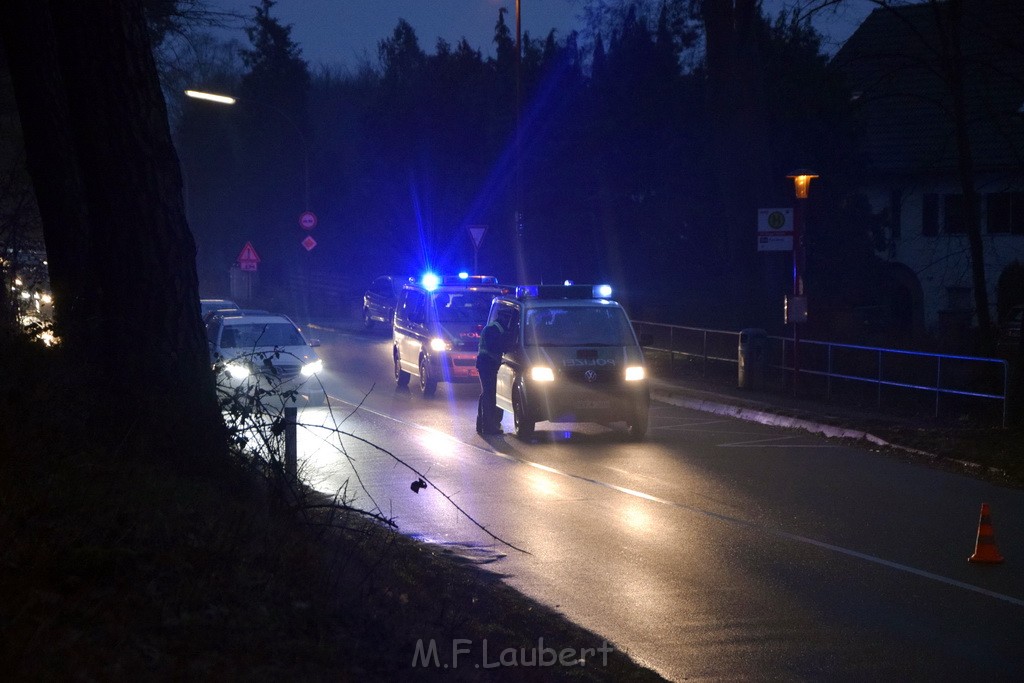 Container LKW umgestuerzt Koeln Brueck Bruecker- Dellbruecker Mauspfad P087.JPG - Miklos Laubert